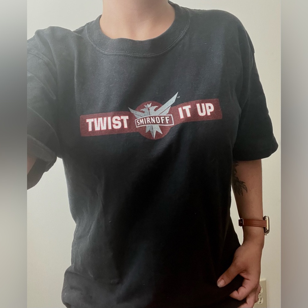 Smirnoff Twist It Up Shirt Cranberry Schizzle- Twist